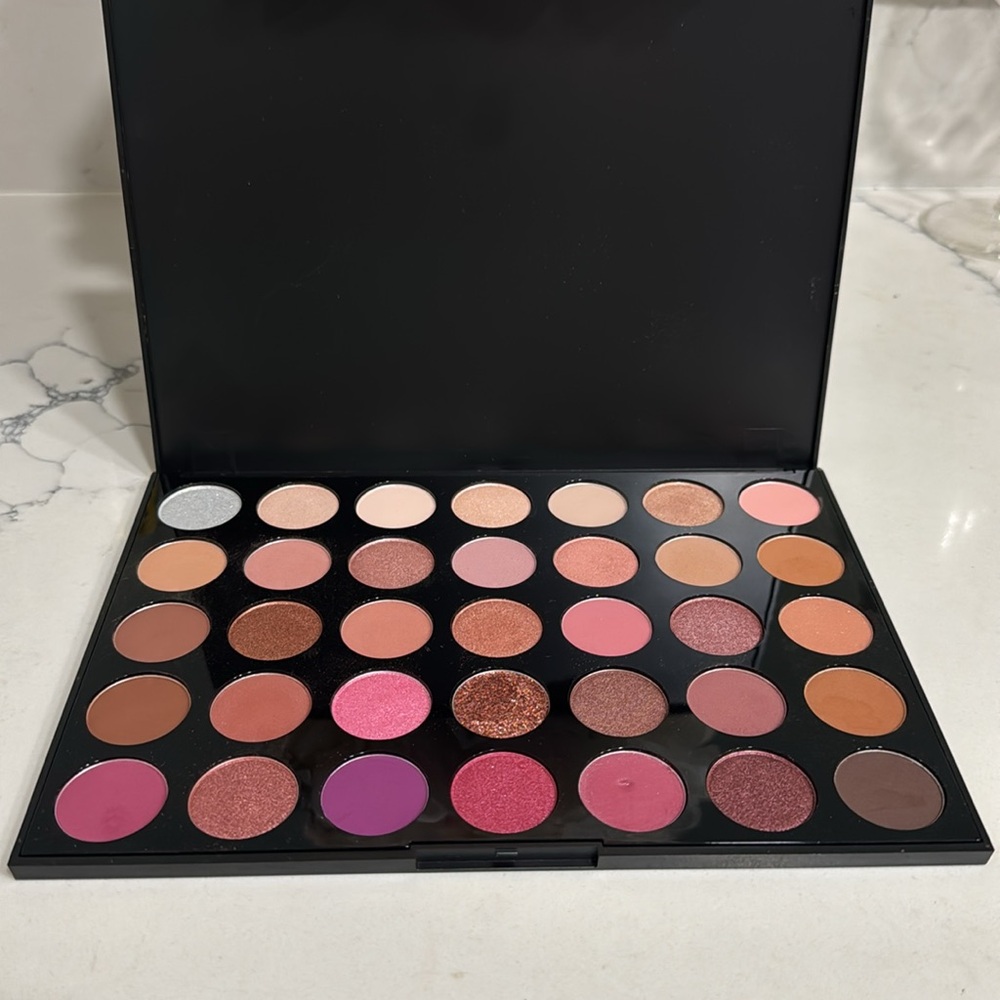 Morphe 35XO Natural Flirt Artistry Palette 35 eyshadows Shimmer & Matte - Picture 1 of 5